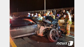 인천 해안도로 달리던 스포츠카, 차량 2대 추돌…2명 사망-5명 부상