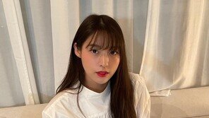 AOA 설현, 앞머리 자르고 동안 미모 자랑