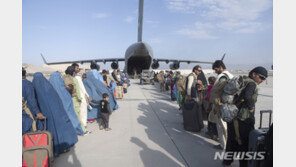 탈레반, “오늘부터 여권 발급 시작”…출국은 어려워