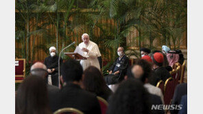 “지구 치유 위해 협력할 의무”…교황, 종교 지도자들 모아 호소문