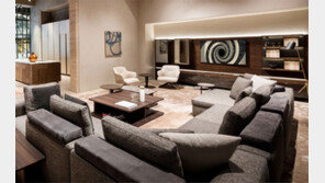 명품가구와 어울린 LG TV