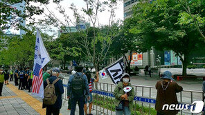 ‘한글날 연휴 첫날’ 광화문 집회·홍대 핫플 ‘북적’…방역 불감증도