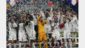 ‘음바페 역전 결승골’ 프랑스, 스페인 꺾고 UEFA 네이션스리그 우승
