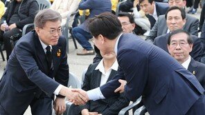 靑, 민주당 경선 내분에 ‘예의주시’…文, 李 언제 만날지도 관심