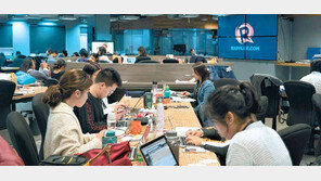 ‘노벨평화상’ 필리핀 언론사, 폐쇄압박 시련… “우린 계속 싸울 것” 