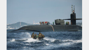 3조 핵잠 기밀 1억에 판매… 美해군 기술자 부부 체포