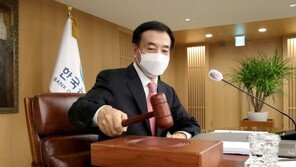 이주열 “11월 금통위에서 기준금리 추가 인상 고려”