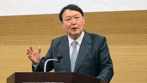 윤석열 “文 ‘대장동 철저 수사’ 지시해 놓고 이재명과 회동?…매우 부적절”