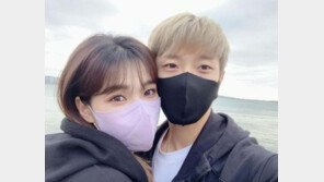 율희♥최민환, 둘만의 데이트…대학생 커플 같은 부부