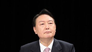 윤석열 “나라가 왜 이렇게 됐나, 민주당이 병들어서”