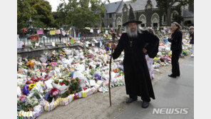 뉴질랜드, ‘공식 마법사’와 20년만 계약 종료