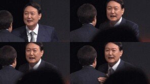 尹, ‘선배’ 홍준표 어깨 툭치며 한말은…“그만해라”? (영상)