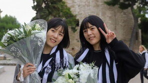 쌍둥이로 도배된 그리스 구단 계정…이재영·다영 “빨리 뛰고 싶다”