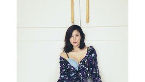 ‘청순미 대명사’ 김하늘, 파격 란제리 화보…44세의 도발적 섹시미
