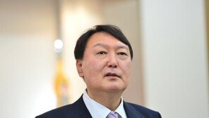 윤석열 “전두환 전 대통령 전반적으로 다 잘했다는 건 아니야”