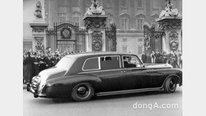 롤스로이스 블랙 배지, 핵심 헤리티지 속 최고급차 재정립 