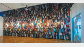 헌옷 1t… ‘죽음’을 기억하다