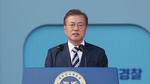 文대통령, 76주년 경찰의 날 축하…“많은 국민이 경찰 신뢰”