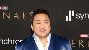 안젤리나 졸리, 韓 기자간담회 깜짝 등장 “사랑하는 친구 마동석”