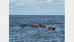 군산 앞바다 침몰 중국어선 3일째 수색…실종자 2명 못찾아