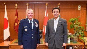 日 방위상 “중국군 대만 주변서 도발은 ‘민주주의에 압력’” 비판