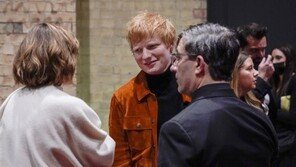 英 팝스타 에드 시런도 코로나19 확진… “자가격리 중”