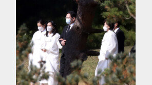 이건희 삼성 회장 1주기…이재용 등 유족 ‘조용한 추모’