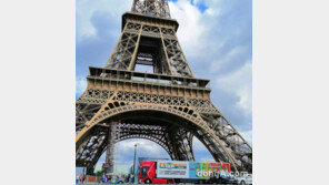 에펠탑 앞에 등장한 ‘참이슬 트럭’…하이트진로, 2년간 유럽 달린다