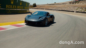 로터스 미드 엔진 스포츠카 ‘에미라 퍼스트 에디션’ 출시