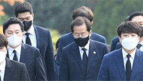 ‘박정희 42주기’ 野주자-지도부 현충원 참배 