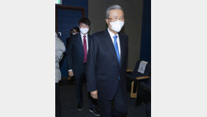 이준석 “김종인, 정권교체 위해 움직이실 분… 洪도 노력해야” 