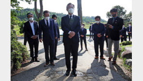 “전두환 특이한 분” 이재명, 노태우엔 “깊은 애도”…중도층 염두