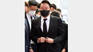 최태원, 장인 故노태우 빈소 10분간 조문 “마음 아파, 영면하시길”