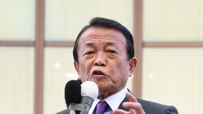 “온난화 덕에 쌀 맛있어져” 日 아소 또 망언…기시다 총리가 사과