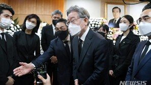 故 노태우 조문한 이재명 “망자에 대한 최소한의 예우”