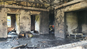 제주서 자기 집에 불지른 30대 체포…주택 전소