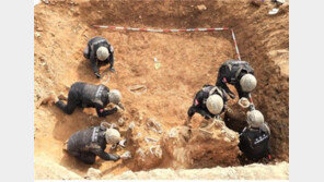 ‘6·25 격전지’ 백마고지서 26점 유해 발굴…“北도 함께하길”