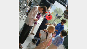 “직접 본 것만 믿어” ‘갯차’ 아역배우 부모들, 김선호 응원 메시지 눈길