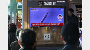 韓·美 1발이라는데…日 “北 탄도미사일 2발” 끝내 고집