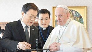 文, 방북 제안에… 교황 “北이 초청하면 기꺼이 갈 것” 