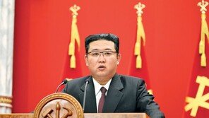 [사설]집권 10년 ‘김정은주의’… 배곯는 인민에 강요된 核·수령 숭배