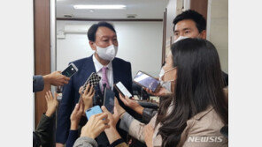 대구서 막판 당심 캐는 윤석열…홍준표 “다급한 모양”