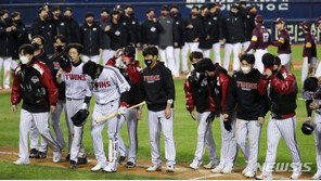 ‘3위’ LG, 역전 우승 좌절…롯데, 시즌 최종전 승