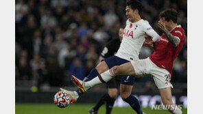 “기회를 세 번 날렸다”…유효 슈팅 0개 손흥민, 평점 5점 혹평