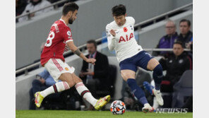 英 매체 “토트넘의 비참한 밤, 손흥민 홀로 너무 많은 에너지 짊어졌다”