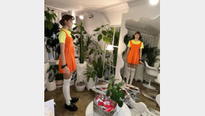 블랙핑크 리사 ‘오징어 게임’ 영희로 변신…진짜 인형 비주얼