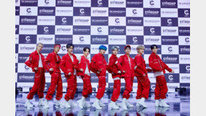 남성 아이돌 크래비티 신체 만진 여성 입건…경찰, 조사중