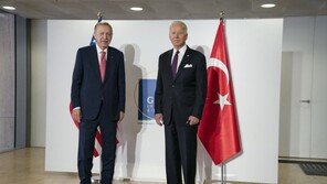 바이든·에르도안, G20서 정상회담…러 미사일 도입·인권 논의