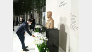 ‘유통거인’ 신격호 탄생 100주년…신동빈 “창업주 도전 DNA, 롯데의 소중한 자산”