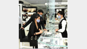 북한 잡지에 또 등장한 ‘수입 화장품’…브랜드 그대로 노출